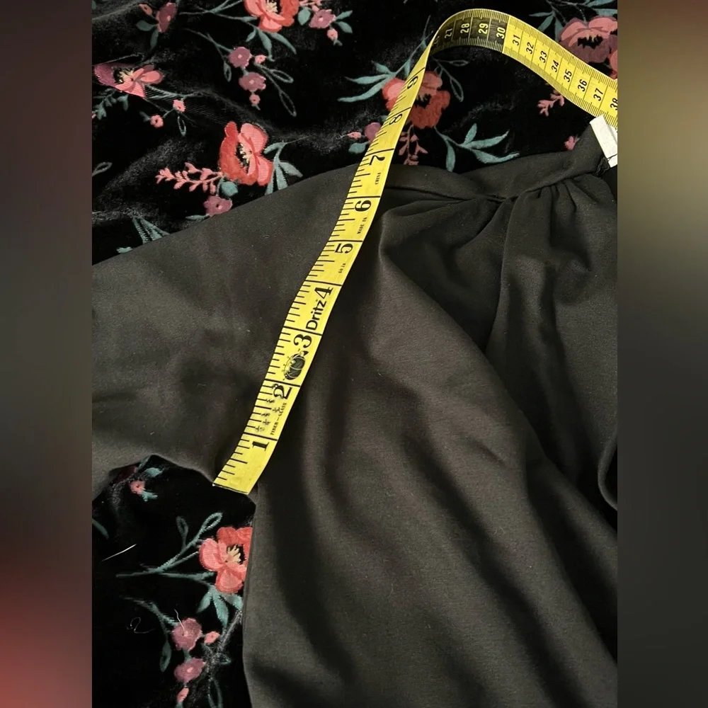 EUC Unique Vintage Black Gathered Neckline Friday Night Bodysuit Sz M - Picture 7 of 10